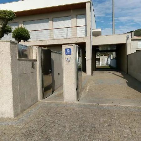 Caso Do Chino - Moradia T4 Com Piscina * Esposende