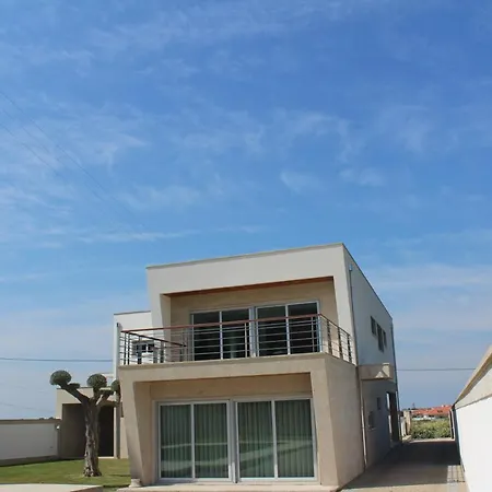 Caso Do Chino - Moradia T4 Com Piscina Penzion
