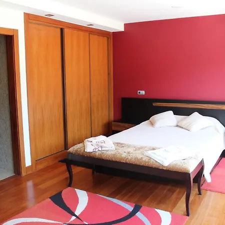 Caso Do Chino - Moradia T4 Com Piscina Esposende