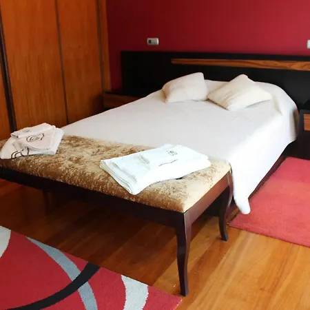 Caso Do Chino - Moradia T4 Com Piscina *