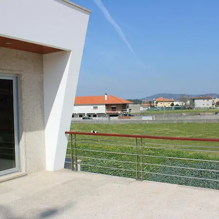 Konukevi Caso Do Chino - Moradia T4 Com Piscina Esposende