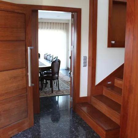 Caso Do Chino - Moradia T4 Com Piscina Esposende